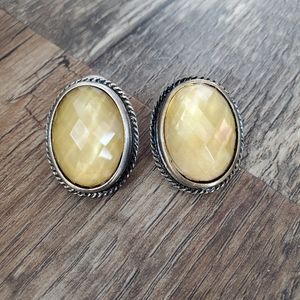 ⭐2/$20 Vintage-style earrings